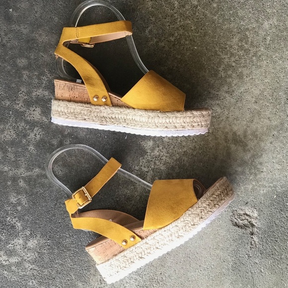 1 Left!Elegant Mustard Espadrille Platform Sandals - Picture 6 of 8